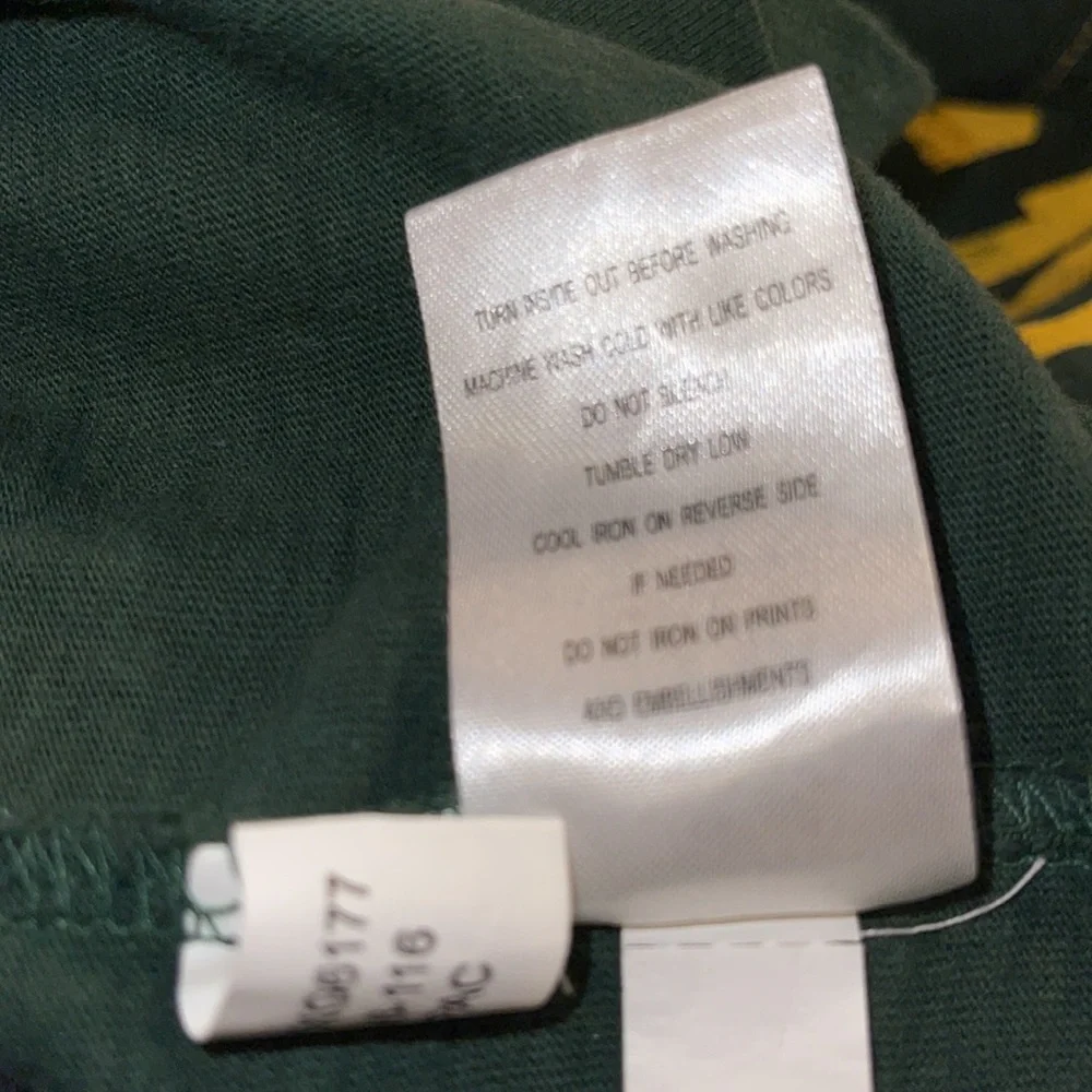 NFL Greenbay Team men’s GIII Apparel group long sleeve Shirt size medium‎